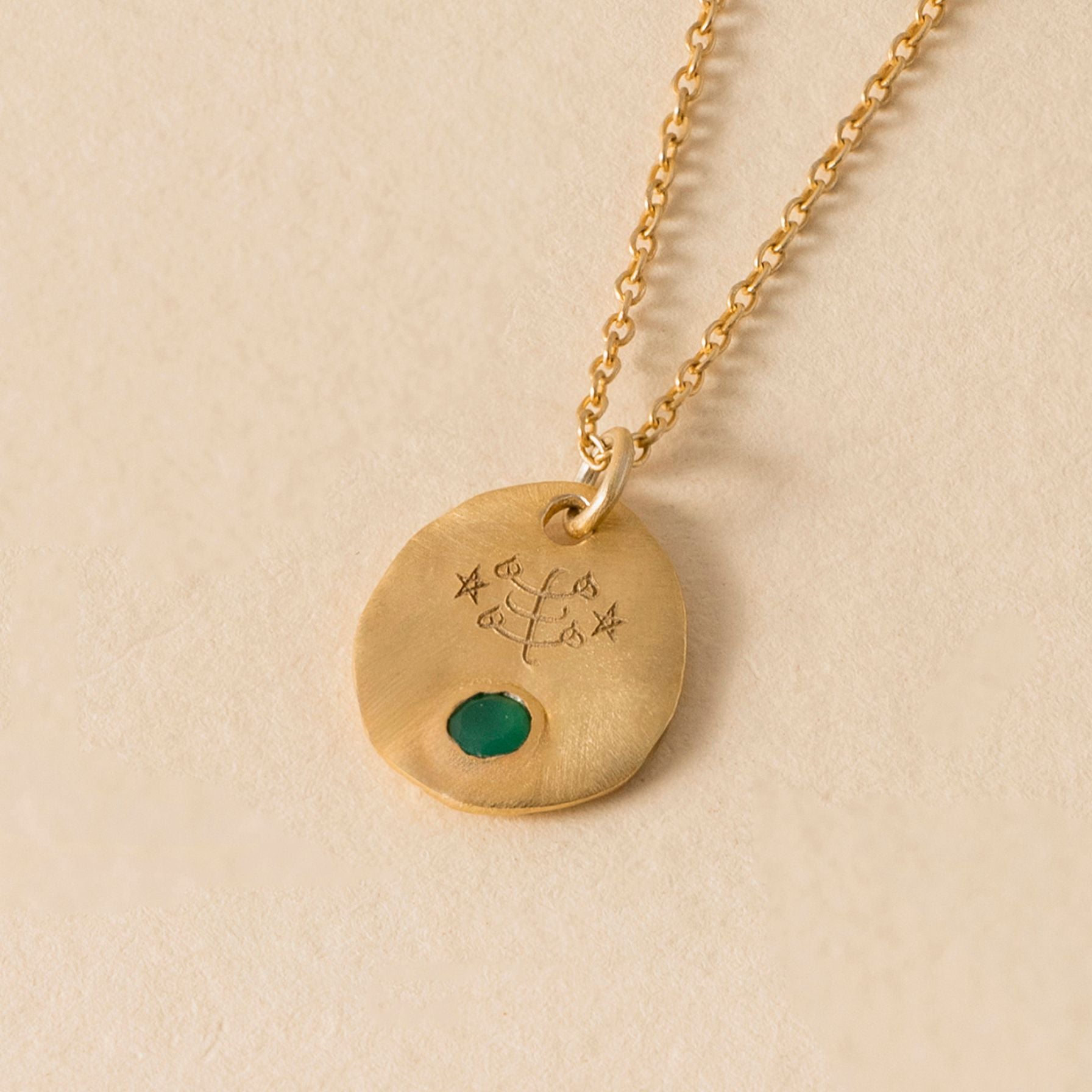 Oval Green Onyx Necklace Gold Vermeil — Ringstone Symbol