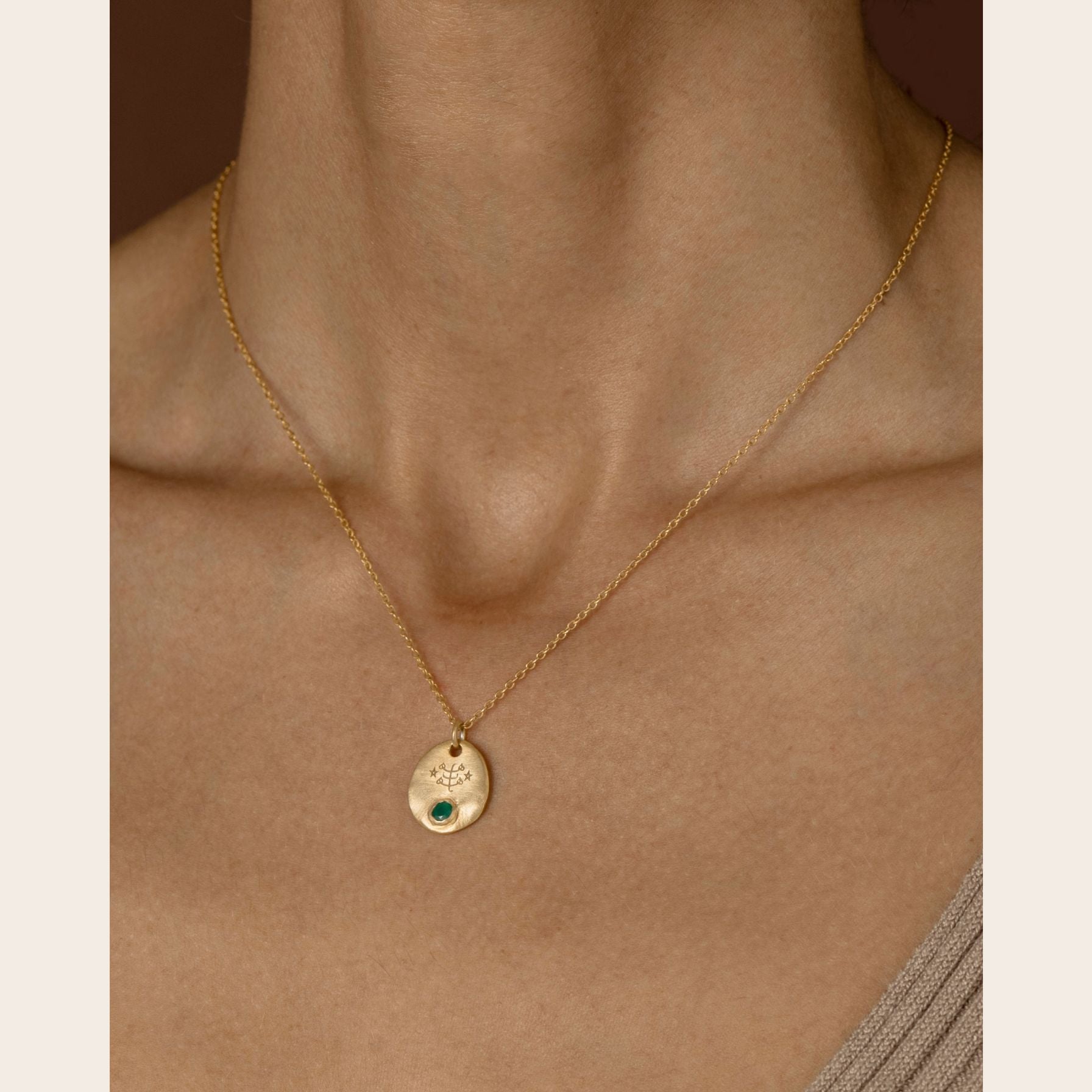 Oval Green Onyx Necklace Gold Vermeil — Ringstone Symbol