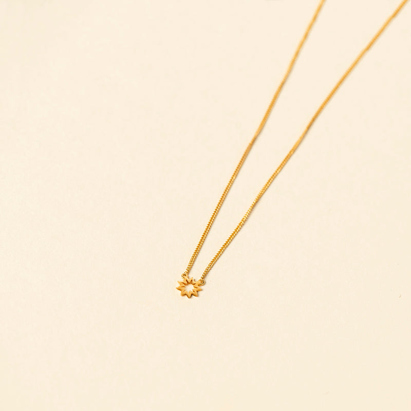 Brightest Star Necklace Gold